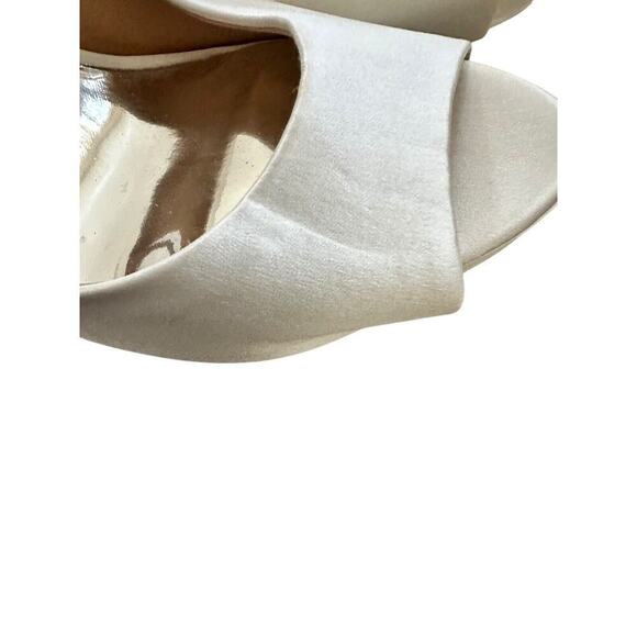 BADGLEY MISCHKA Kiara Embellished Peep-toe Pump size 8 - Picture 6 of 13